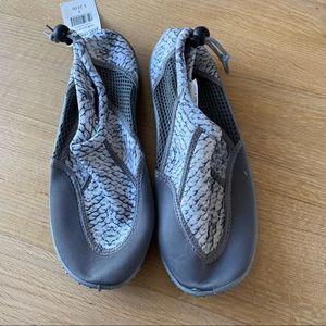 Water shoe NWT
